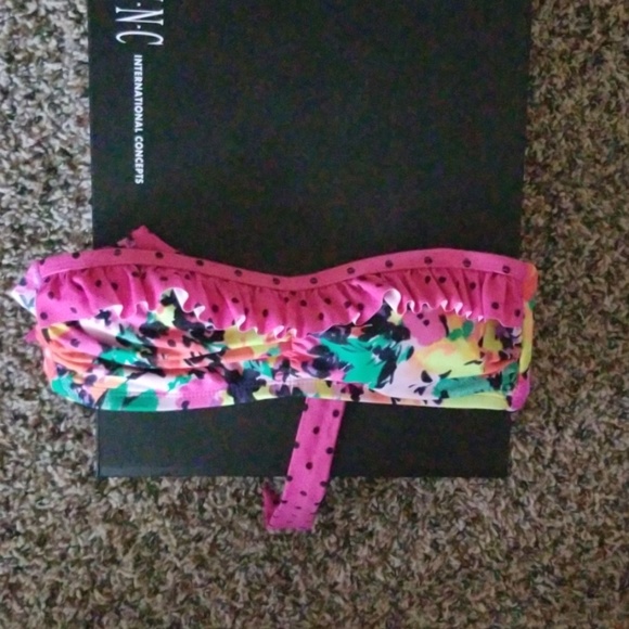 swimsuit - Picture 3 of 5